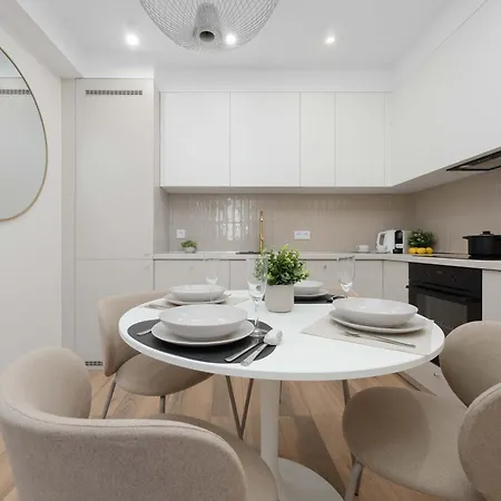 Spacious Family Suited For Remote Work By Renters * Βαρσοβία