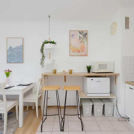 Spacious Family Suited For Remote Work By Renters * Varsovia