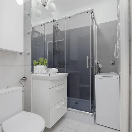 Spacious Family Suited For Remote Work By Renters Varsovia