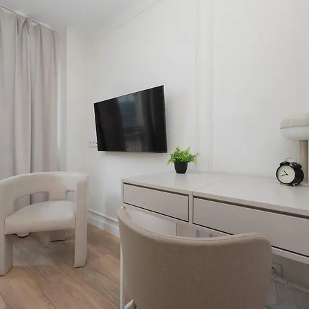 Spacious Family Suited For Remote Work By Renters 公寓 *